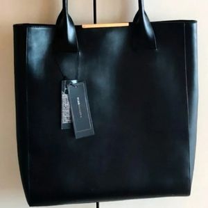 ‼️Closet Clearance Sale‼️BCBGMaxAzria Cleo Black Tote...Firm
